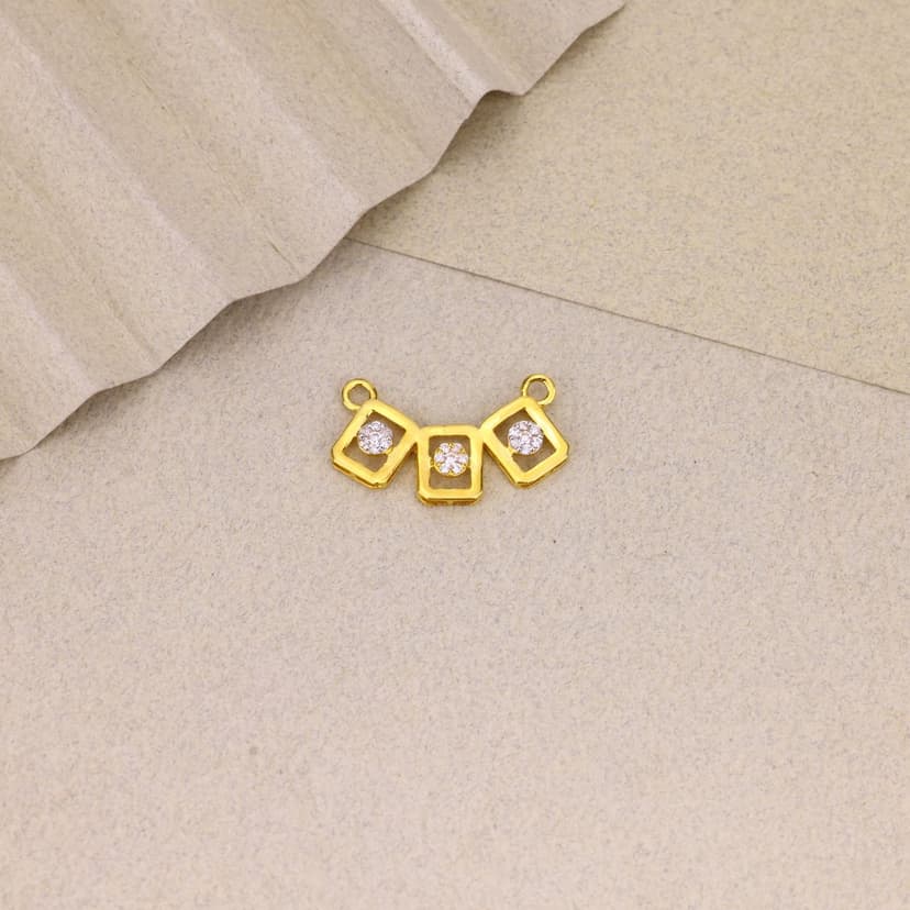 Trikona Noor Pendant 22KT