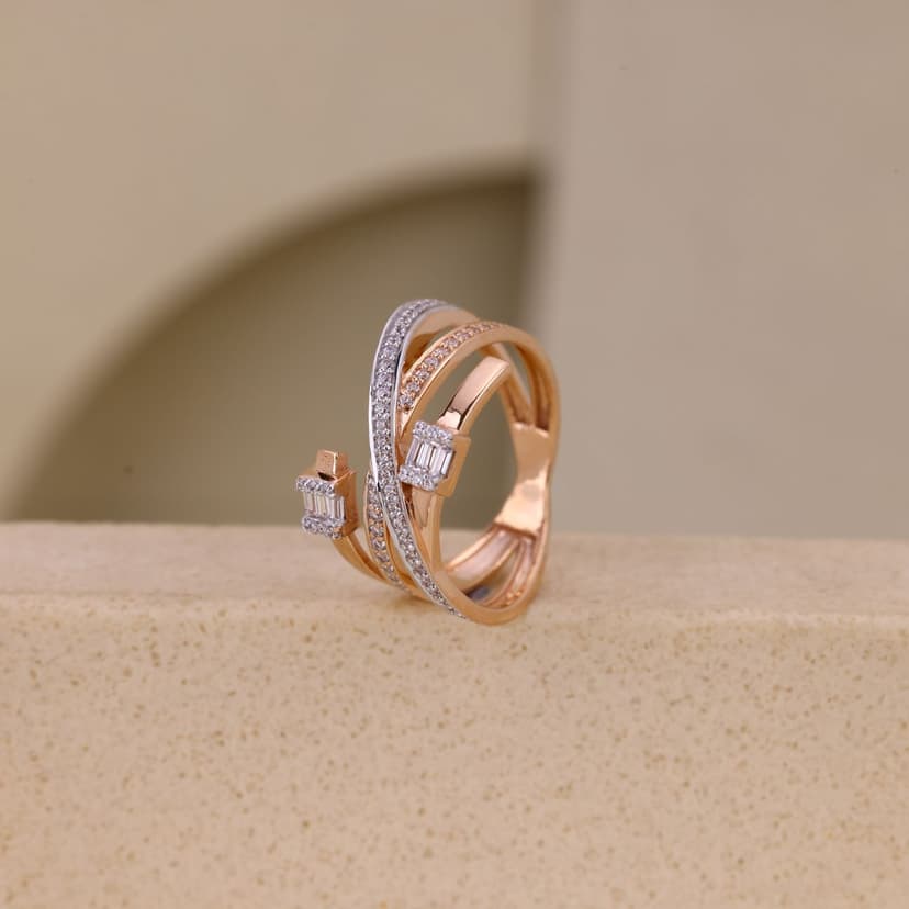 Avellure Twist Ring 18 KT