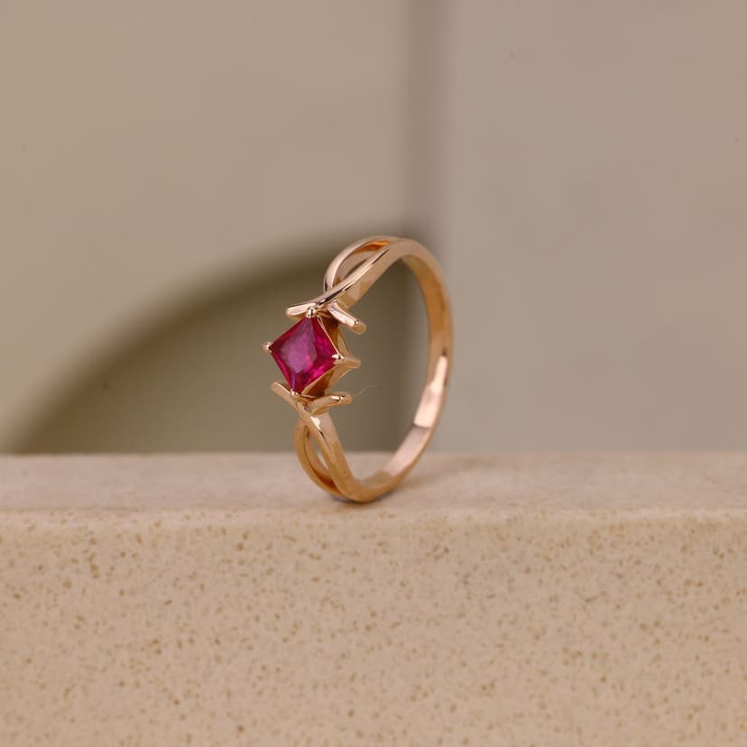 Velithra Ruby Ring 18KT