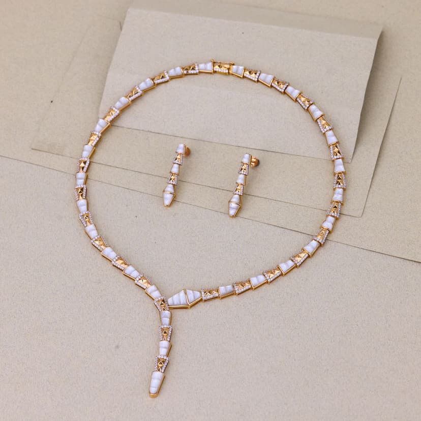 Zeylunéra Necklace 18KT