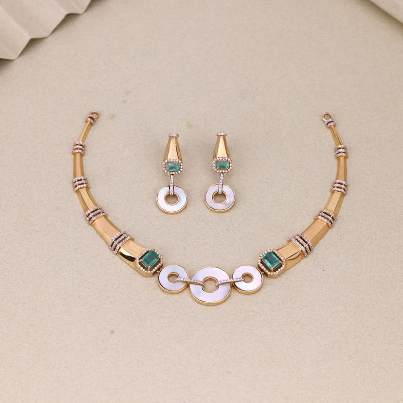 Orivessé Necklace 18KT