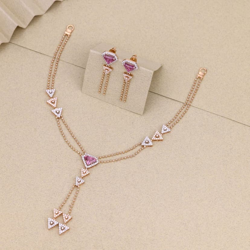 Trivana Necklace 18KT