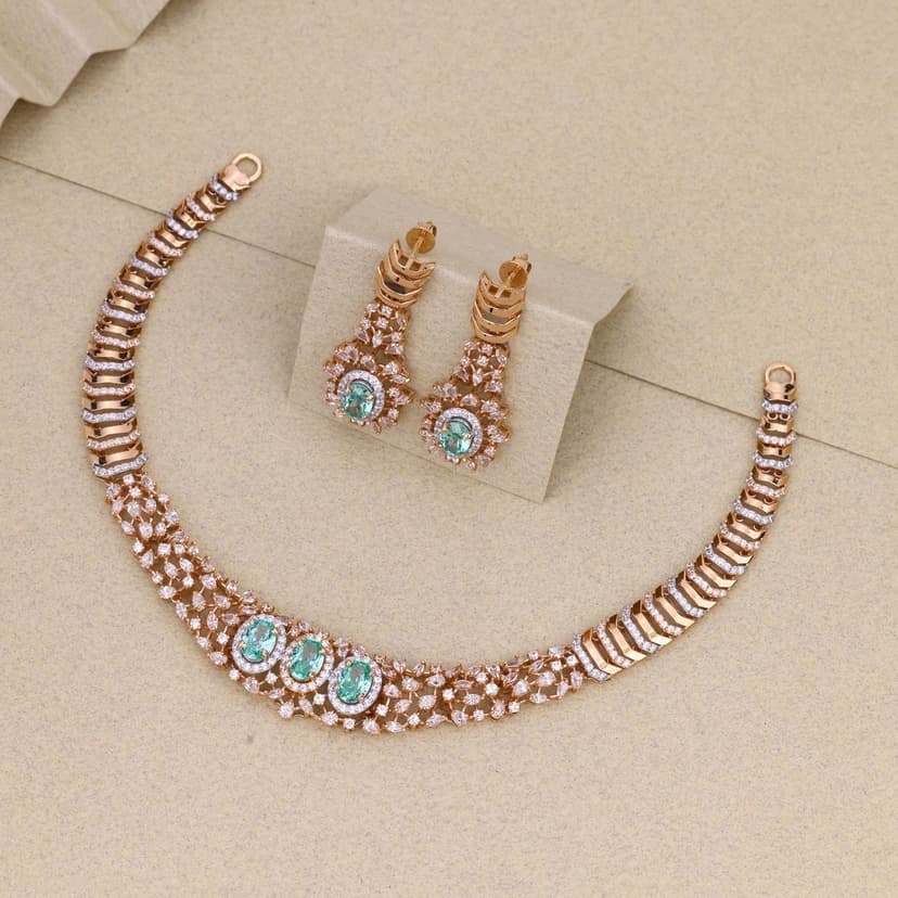 Lorvina Necklace 18KT