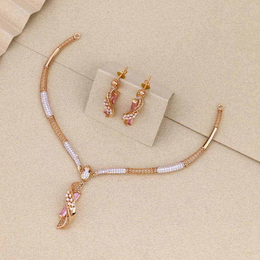 Torenza Necklace 18KT