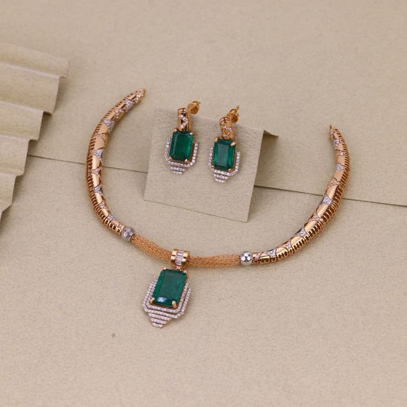 Sorenza Necklace 18KT