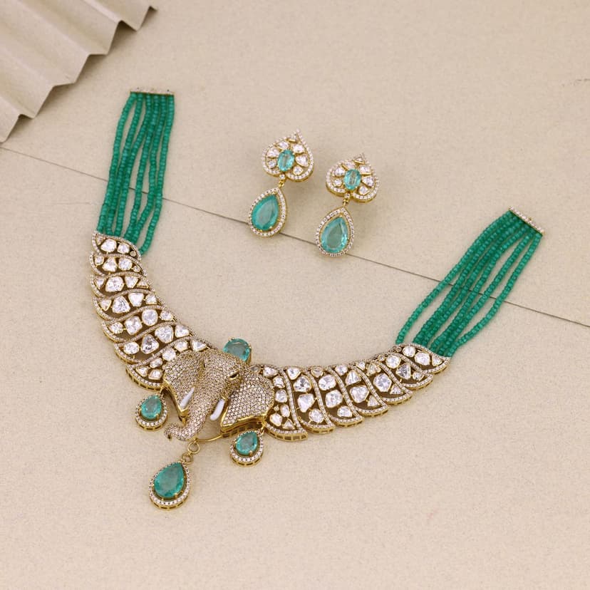 Tharvayra Victorian Necklace 18KT