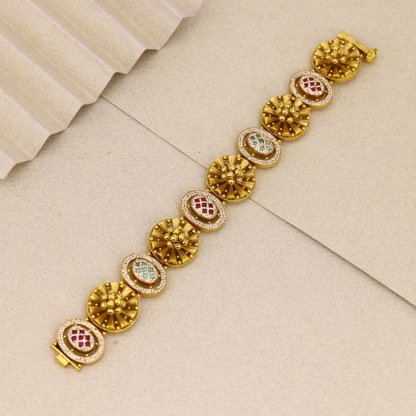 Nayashrika Antique Gajara 22KT