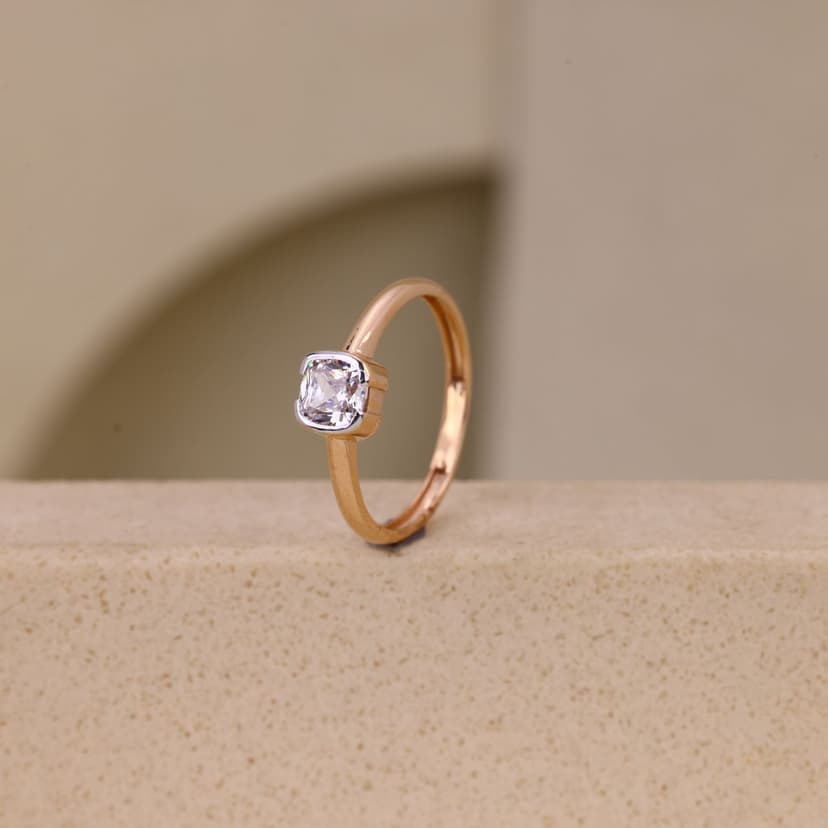 Élaris Cushion Glow Ring 18KT