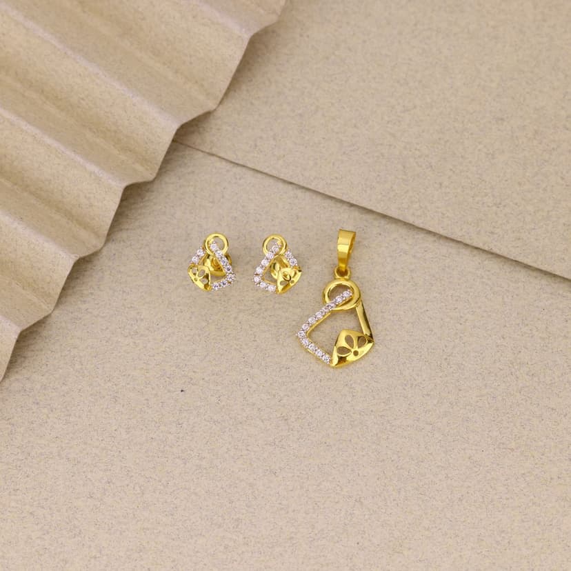 Kyrenvix Pendant Set 9KT