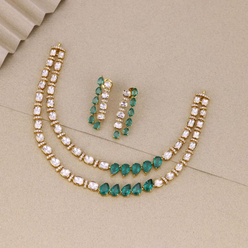 Veylith Necklace 18KT