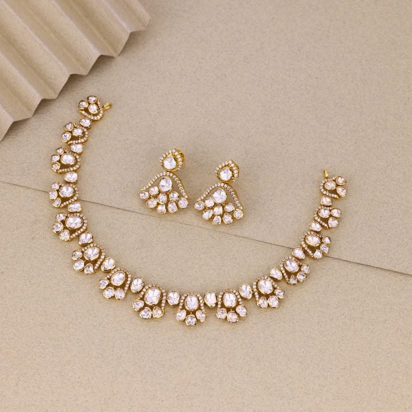 Aurethine Necklace 18KT