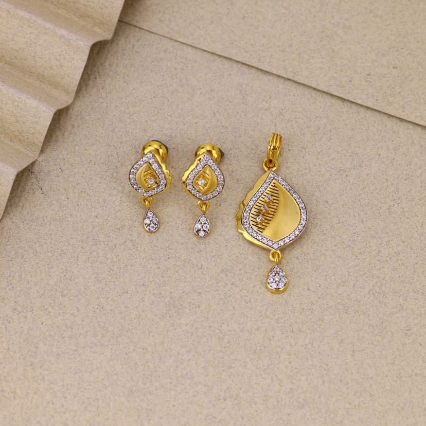 Rhovelisse Pendant Set 9KT