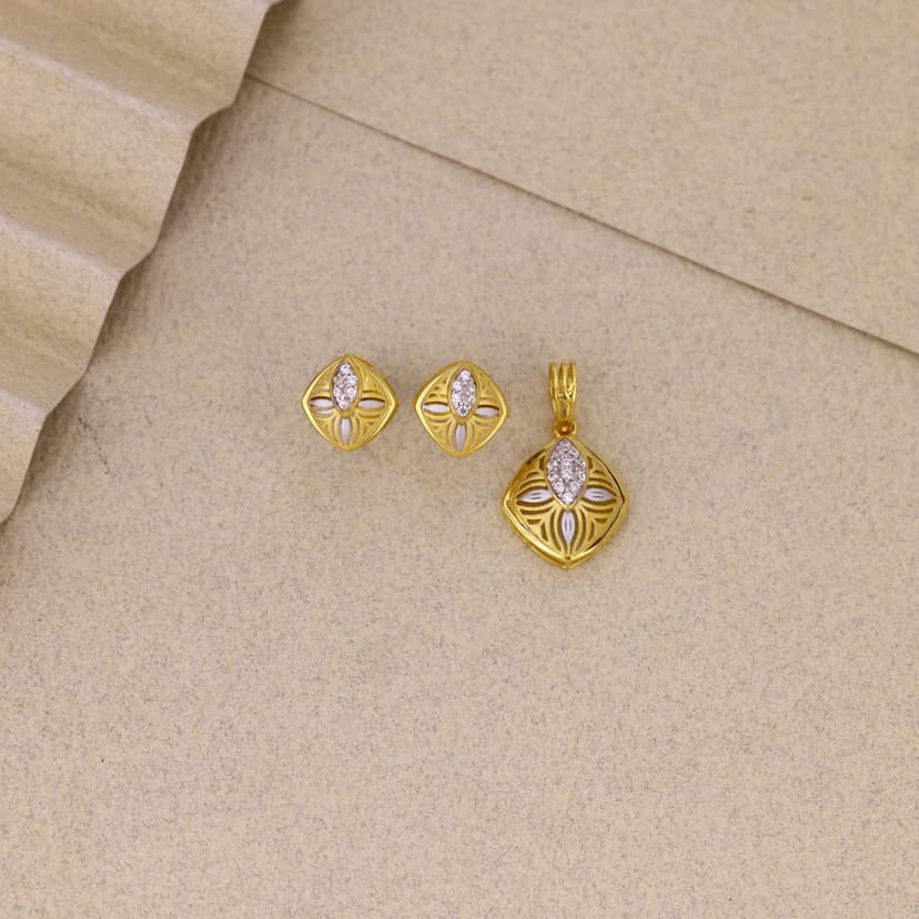 Rovenique Pendant Set 9KT