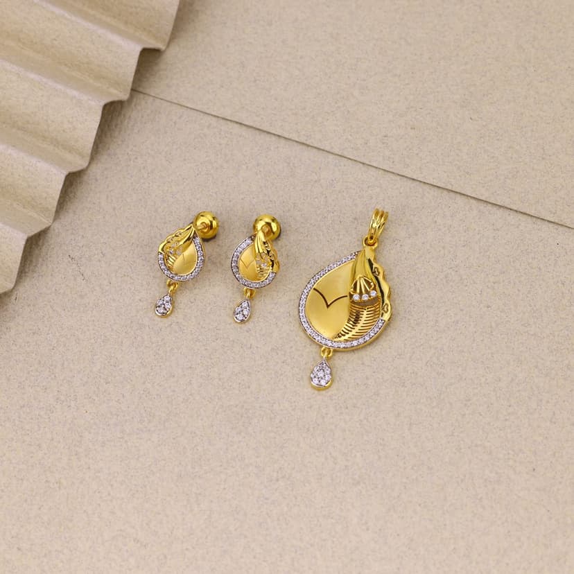 Marovique Pendant Set 9KT