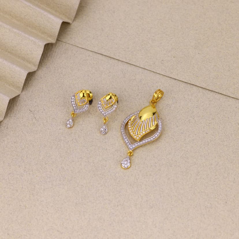 Veloritha Pendant Set 9KT
