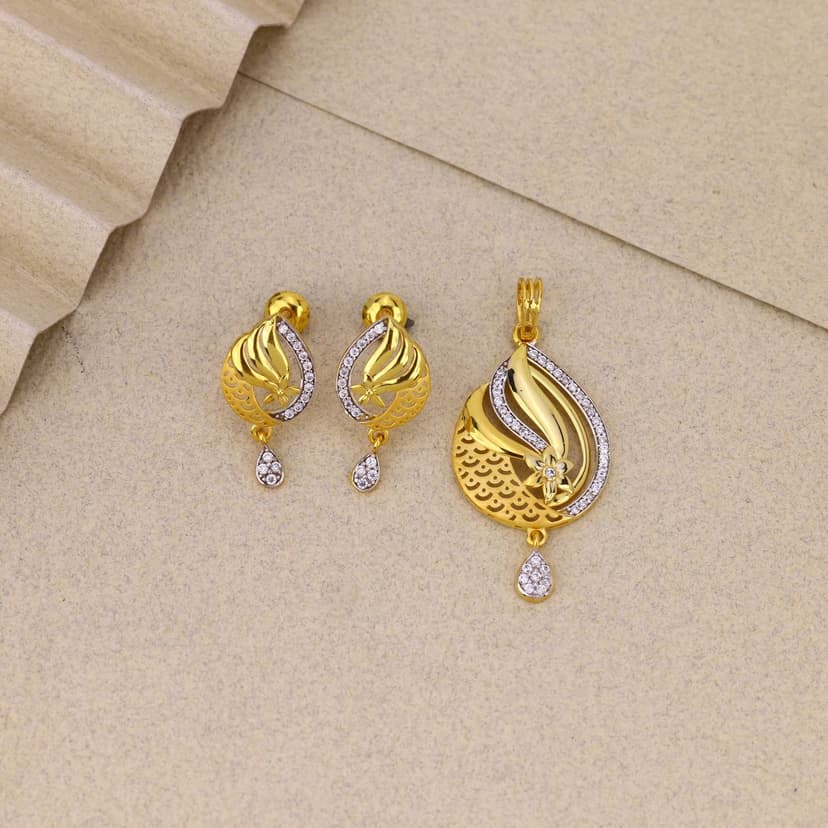 Nyvorelle Pendant Set 9KT