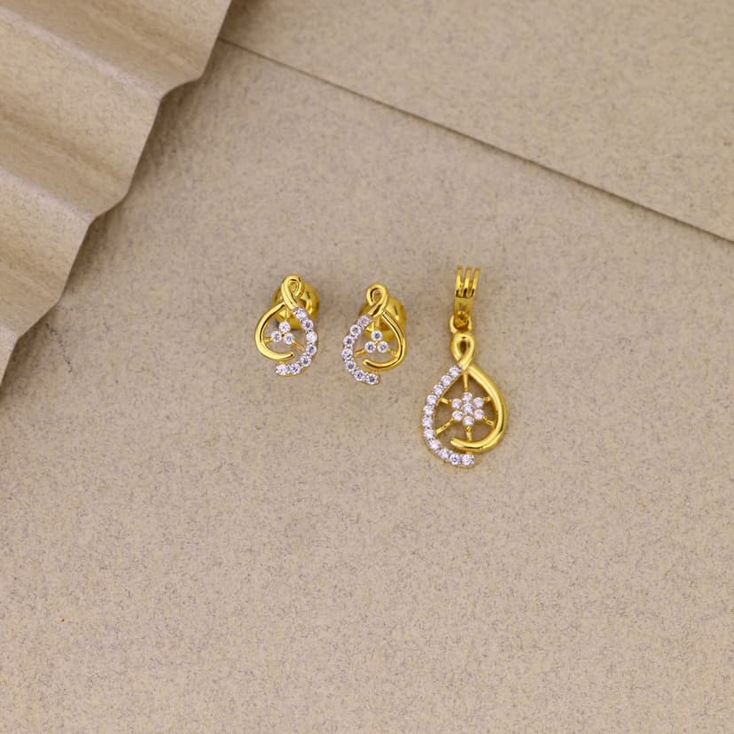 Mirethia Pendant Set 9KT