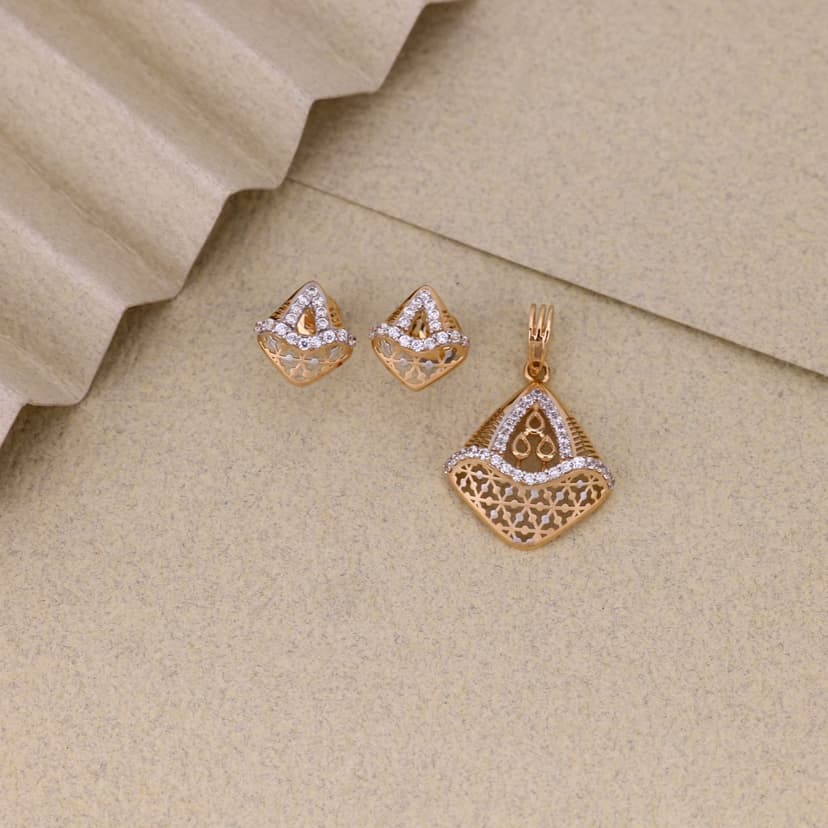 Geometric Pendant Set 18KT