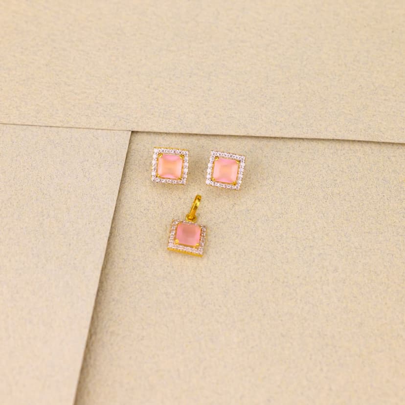 Lumerose Cushion Pendant Set 18KT