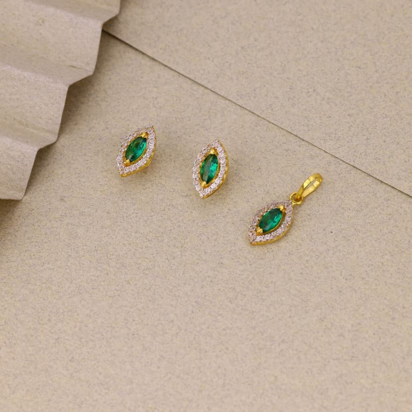 Naverelle Pendant Set 18KT