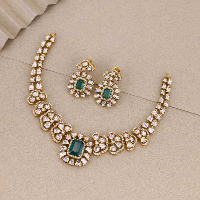 Ryverael Necklace 18KT