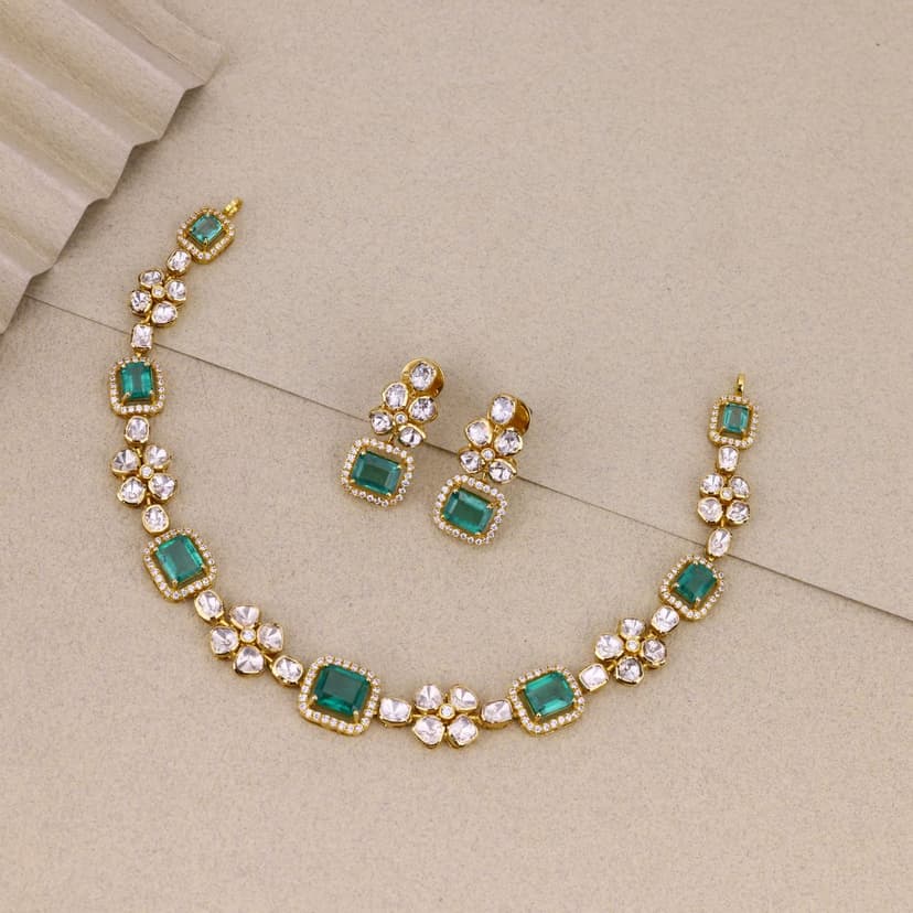 Zarevith Necklace 18KT