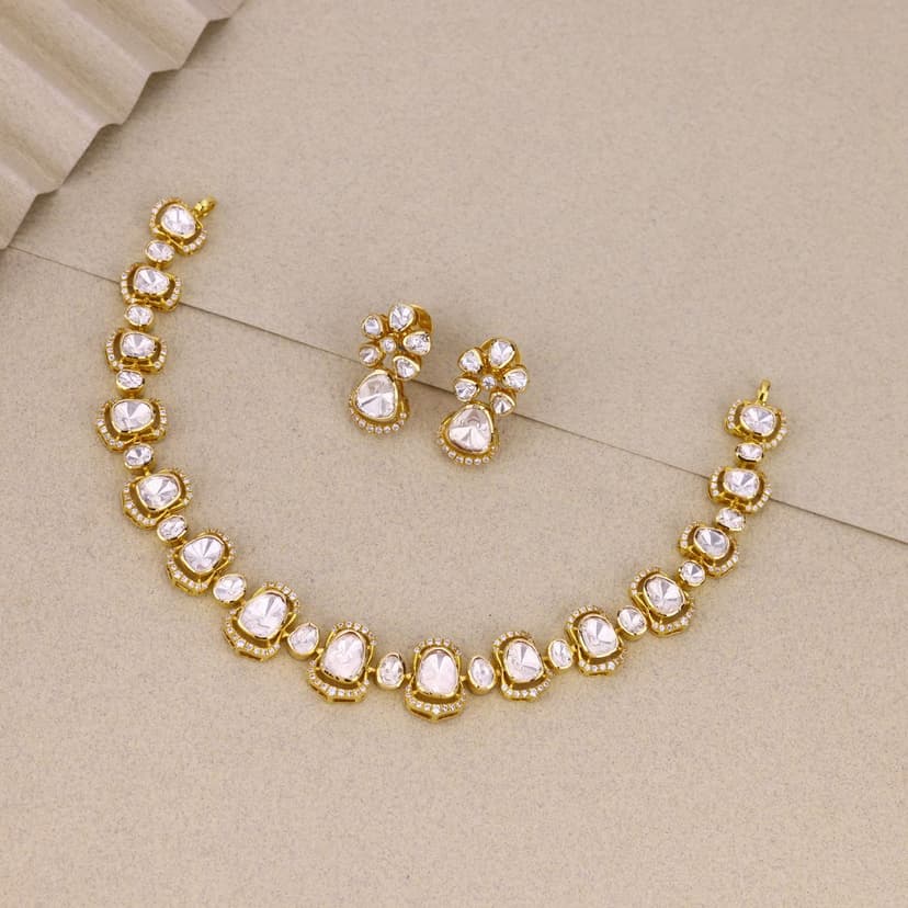Quenoria Necklace 18KT