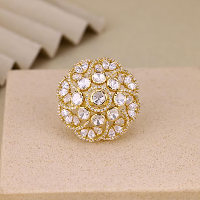 Velantra Ring 18KT