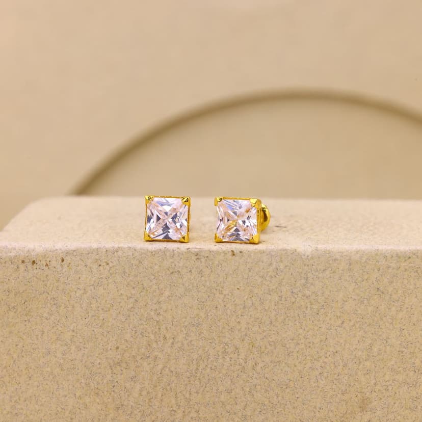 Aluvia Prism Stud  22KT