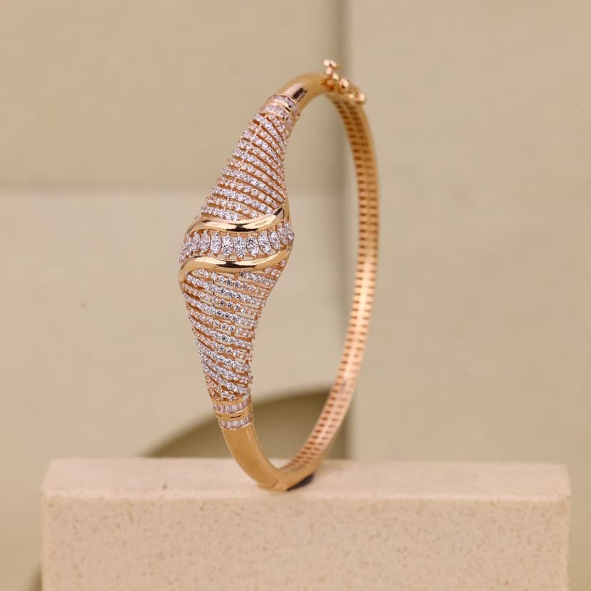 Cezaria Curve Kada 18KT