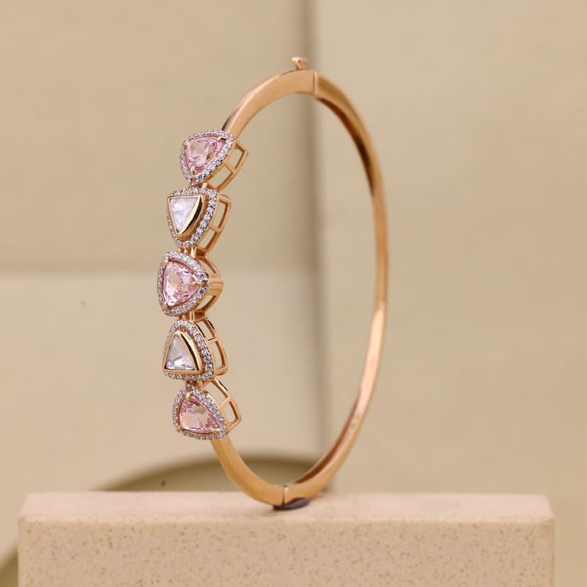 Monélique Trillion Frame Kada 18KT