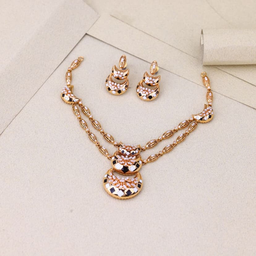 Veluné Crescent Cascade Necklace Set 18KT