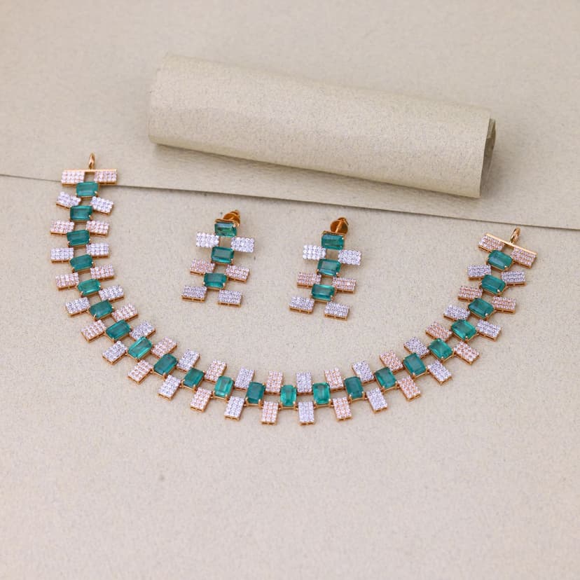 Emerique Alternating Panel Necklace Set 18KT