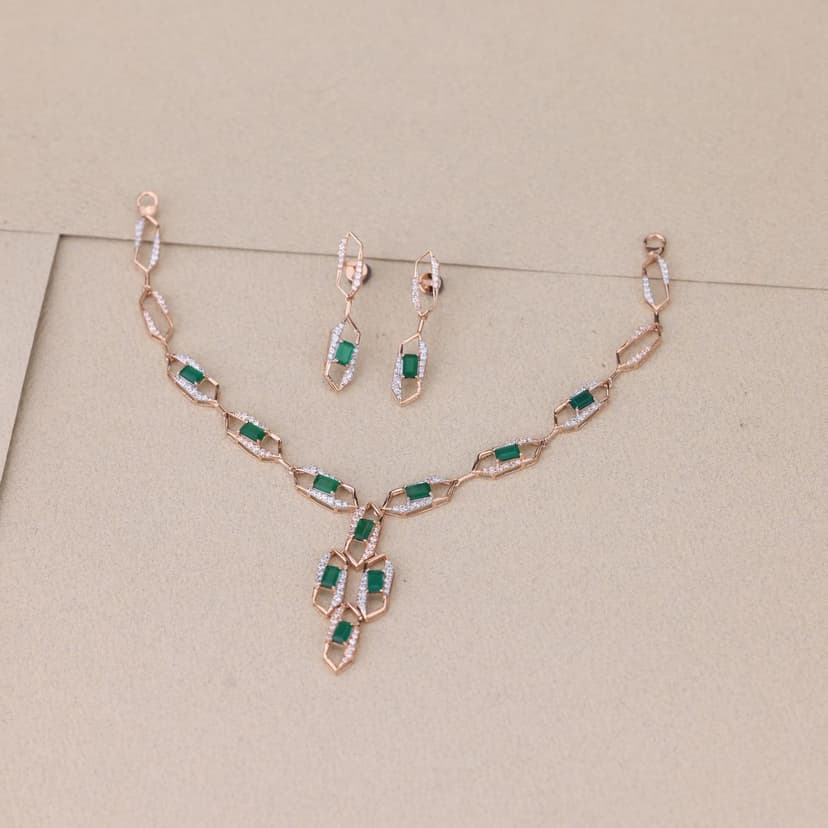 Celvane Structured Drop Necklace 18KT