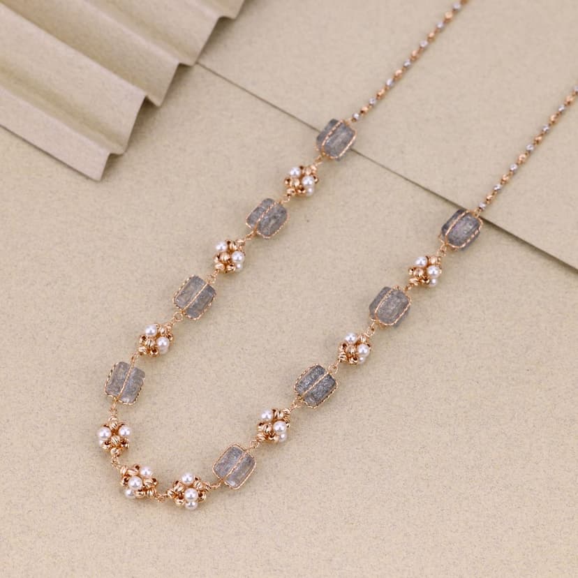 Greyvelle Pearl Station Chain 18KT