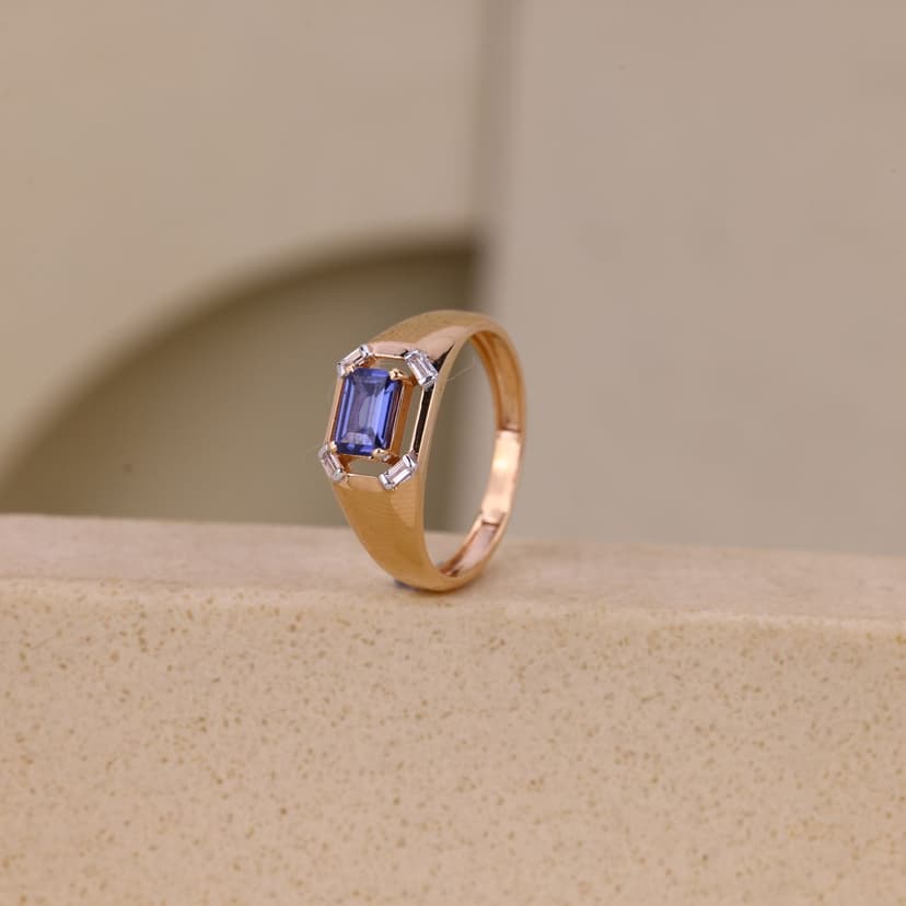 Sorevyn Emerald Ring 18KT