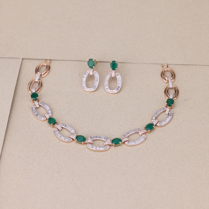 Cezavelle Oval Frame Necklace 18KT