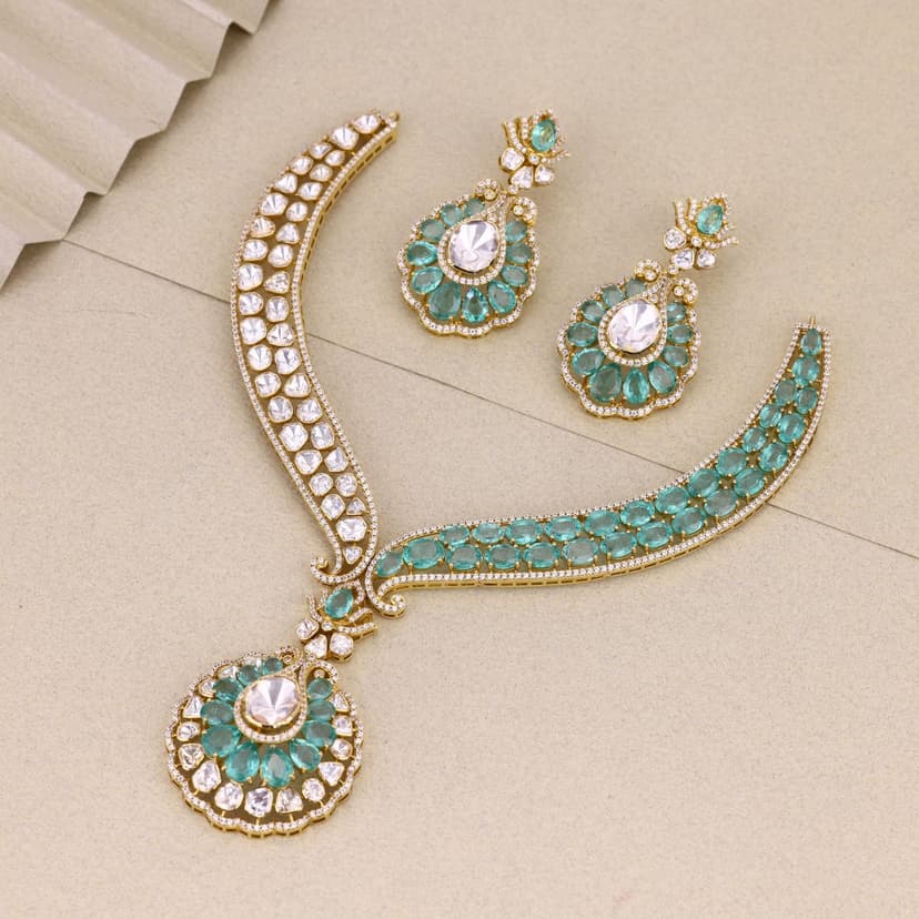 Sylveraine Victorian Necklace 18KT