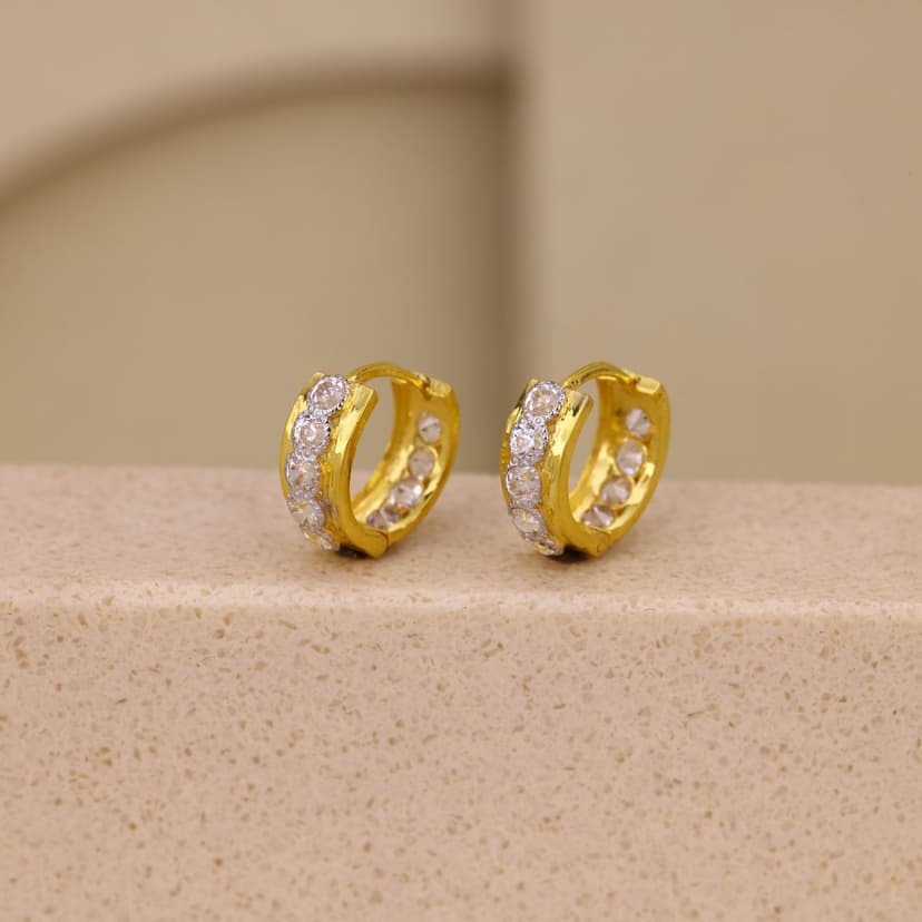 Zephoria Huggie Bali 18KT