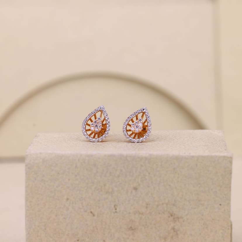 Pearovelle Earrings 18KT