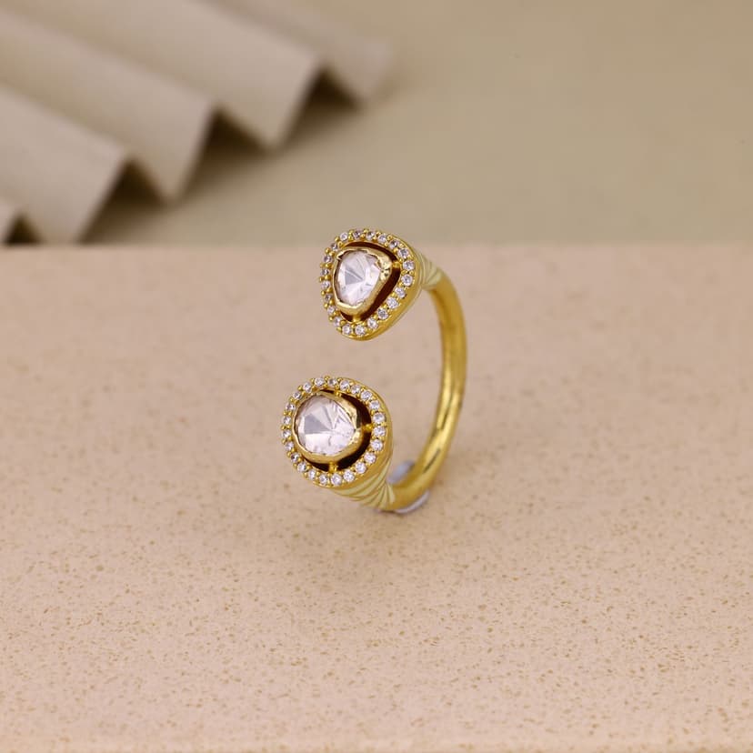 Fioravique Ivory Embrace Ring 18KT