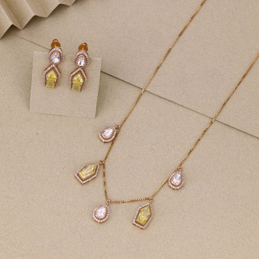 Kavellia Lumi Crest Chain Set 18KT