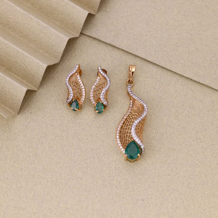 Nivarelle Verde Veil Pendant Set 18KT