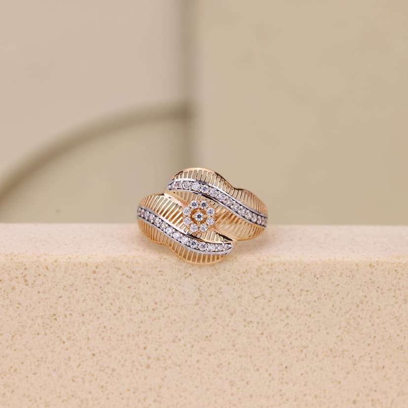 Vessalune Wavecrest Ring 18KT