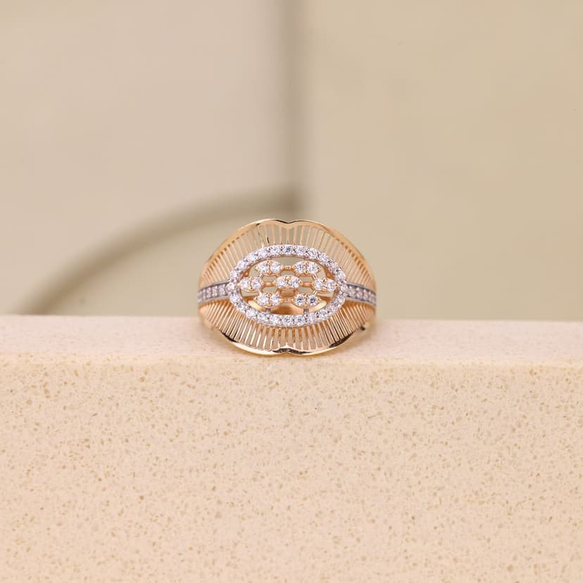 Varellessa Oval Arc Ring 18KT