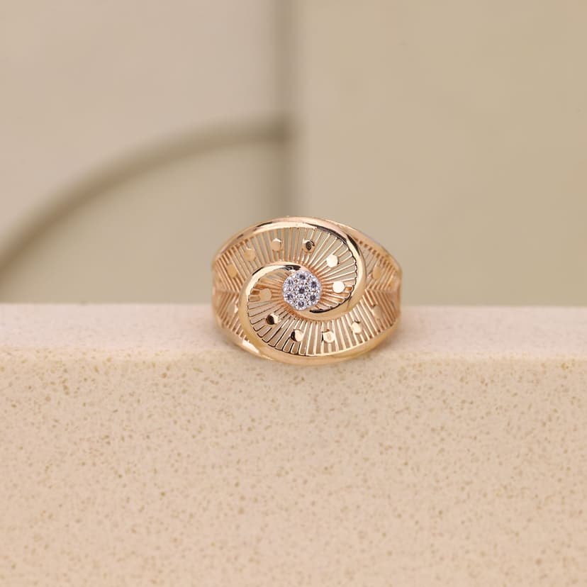Zavrenne Spiral Gleam Ring 18KT