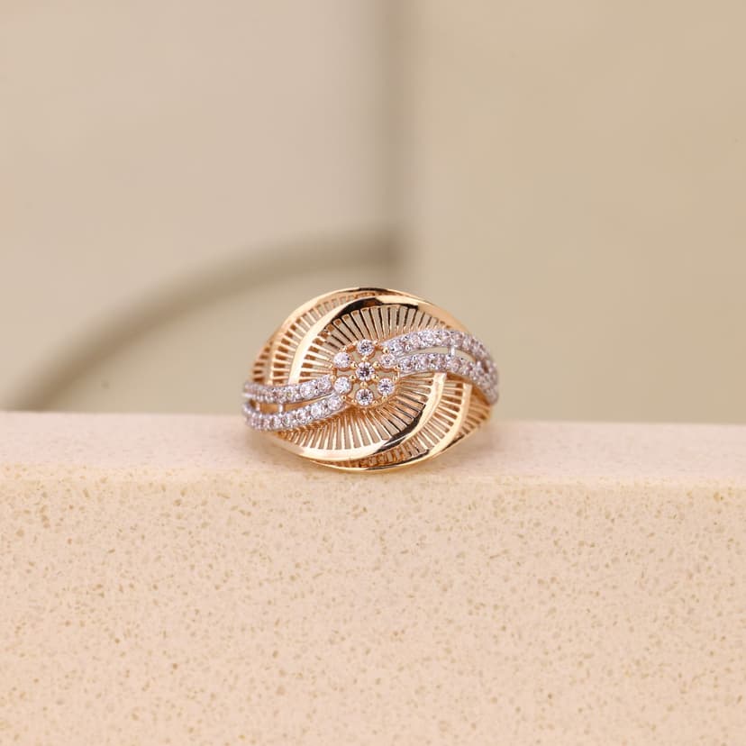 Oravessa Interwoven Petal Ring 18KT