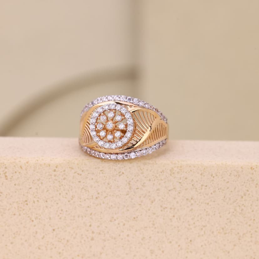 Zevellara Cluster Frame Ring 18KT
