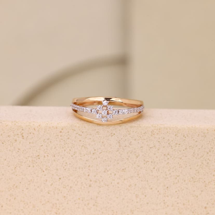Calyzelle Petal Crest Ring 18KT