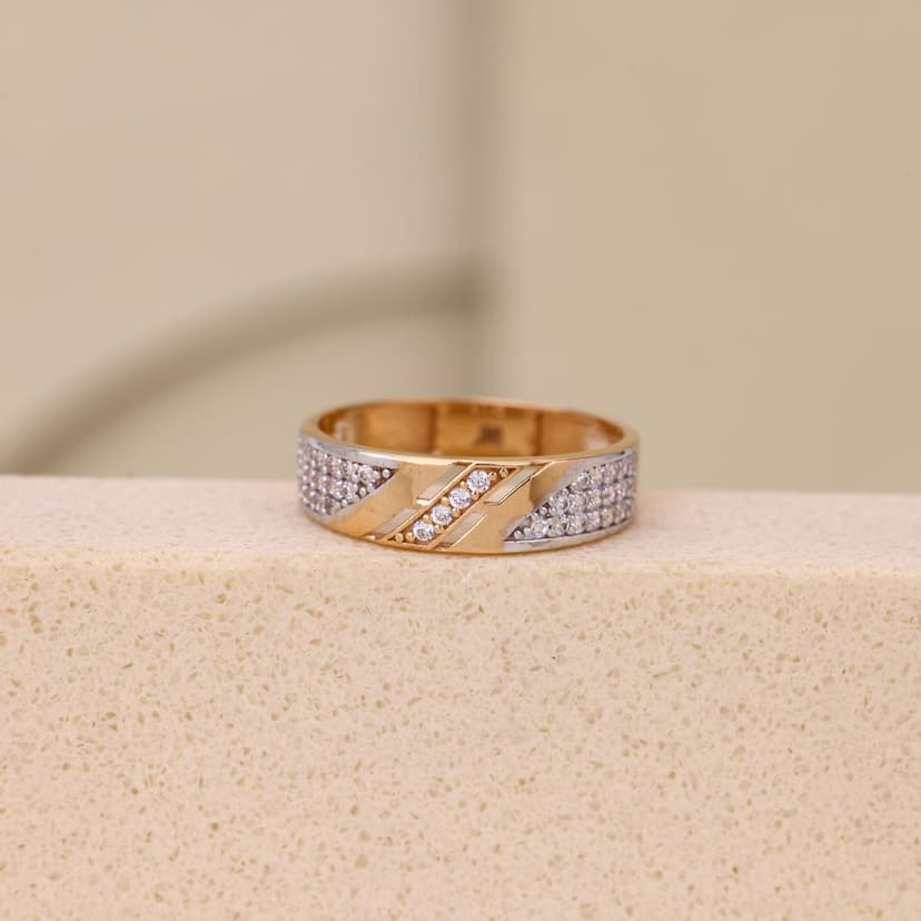 Elyzavelle Slant Arc Ring 18KT
